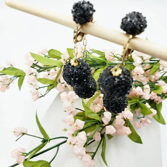 Vintage Earrings • Black Ball Sparkler • Screwbacks • 1960s - Picture 1 of 4